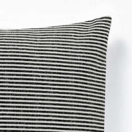 Cuscino KAMAR ROW 100% cotone lato decorato lato a tinta unita cm 45x45 Made in INDIA