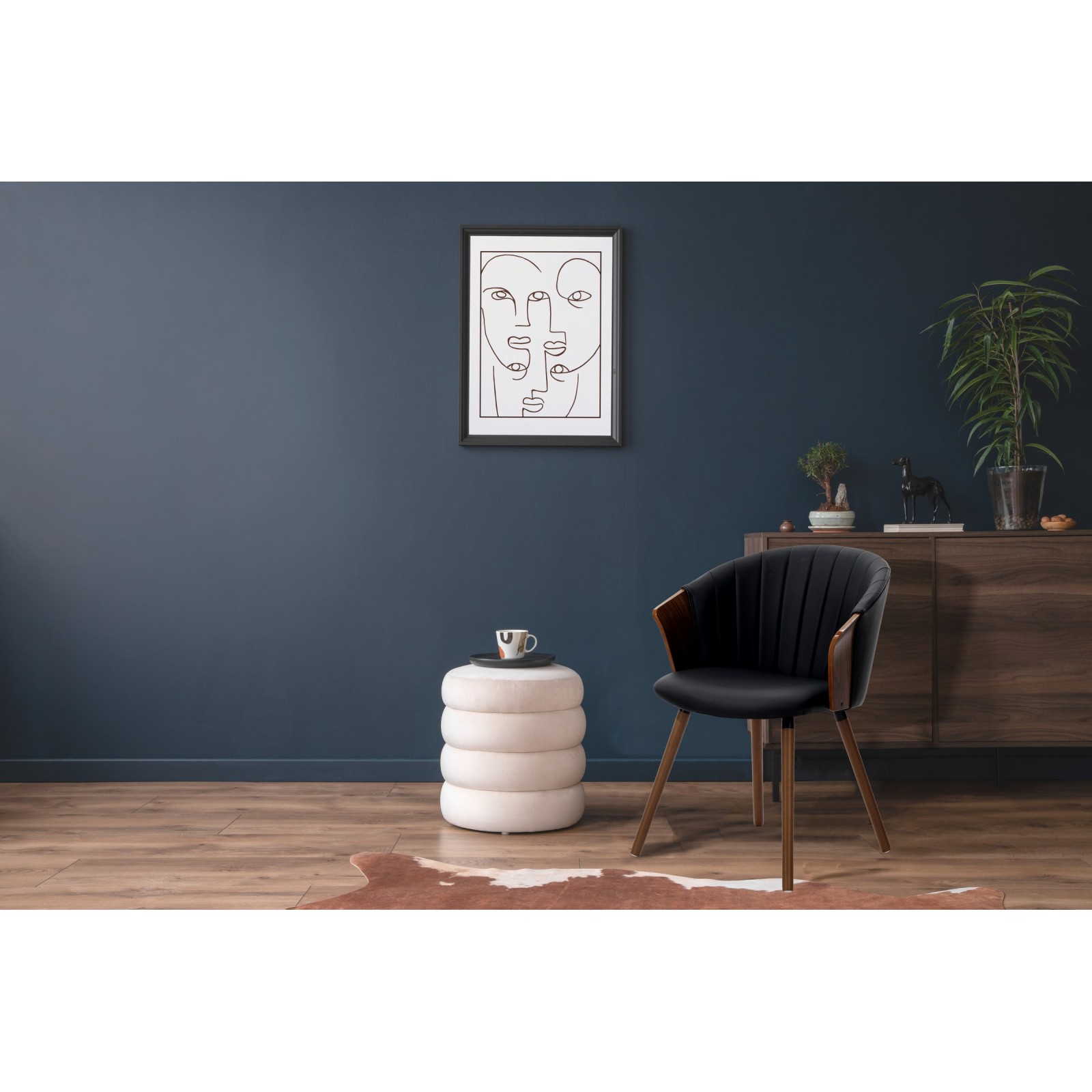 Sedia VERONIKA legno multistrato curvato tinto finitura Noce pelle sintetica Nera cm H75 L60 P57