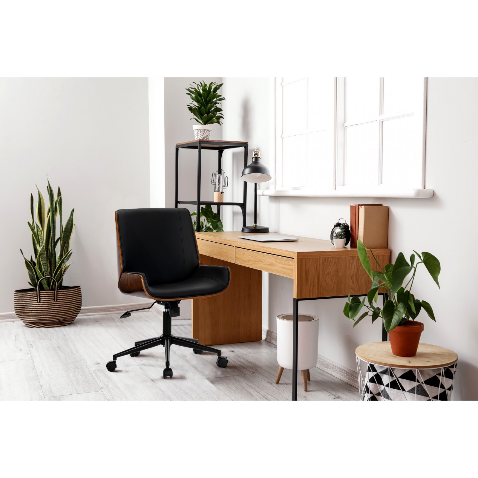 Poltrona da ufficio OXFORD legno multistrato curvato finitura Noce pelle sintetica Nera acciaio verniciato Nero H87/97 L55 P58