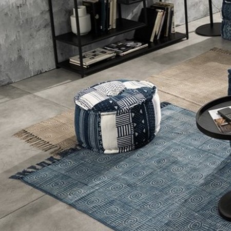 Pouf Rotondo Kamar 50 in Cotone Patchwork Bianco e Blu, d50xh30 cm