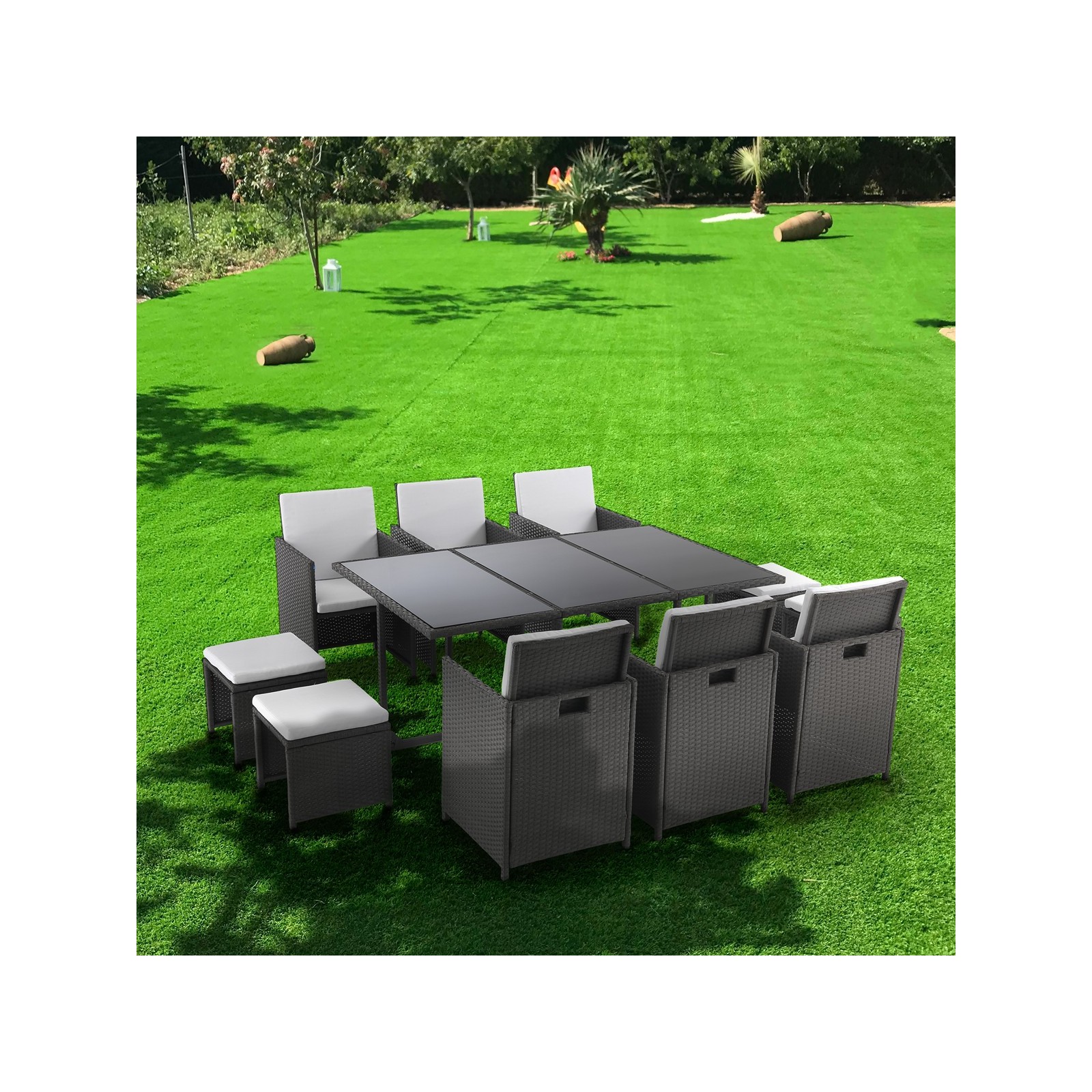 Set Tavolo vetro temprato + 6 Sedie + 4 Pouf Interno Esterno Malibu in Cordoncino di Polyrattan Grigio con cuscini