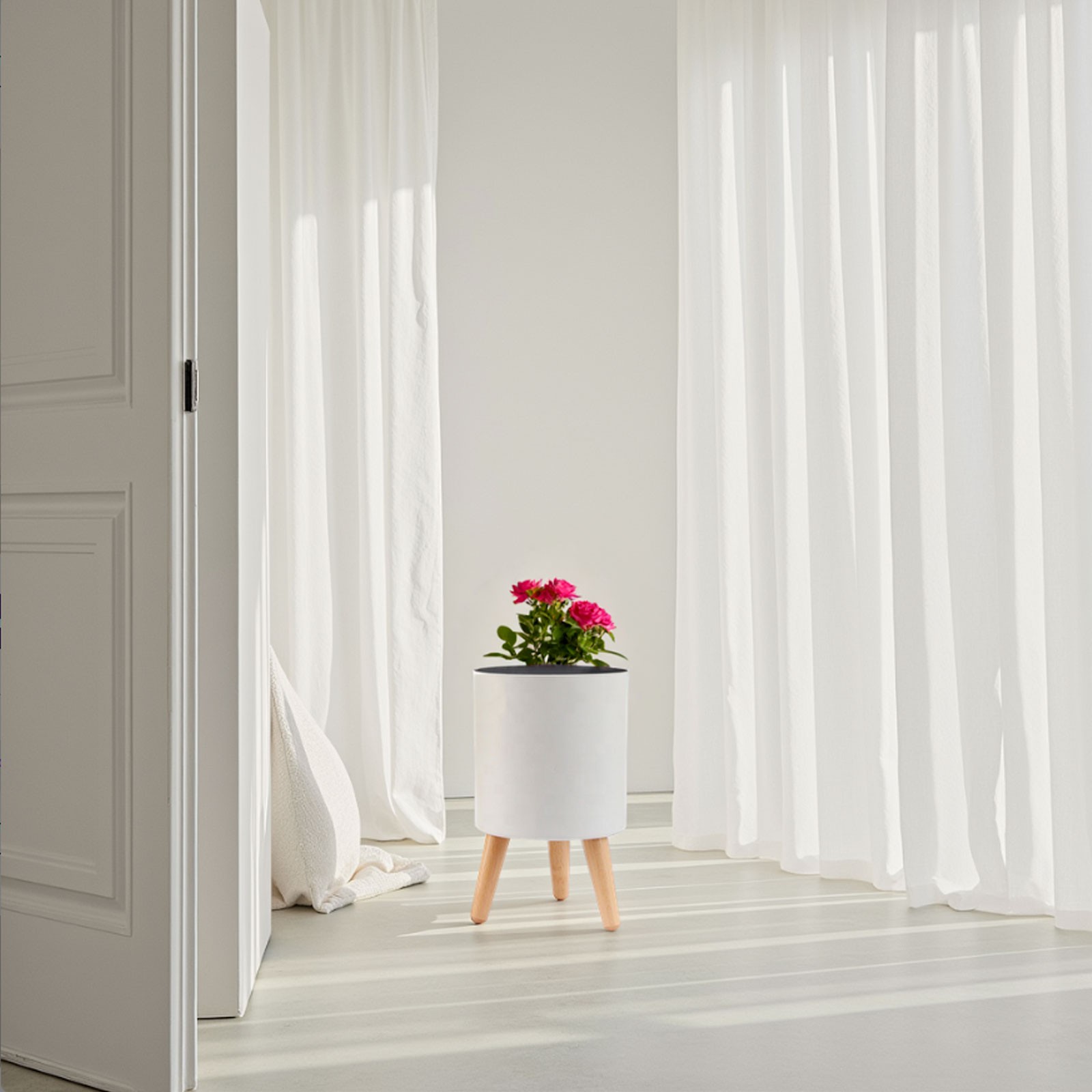 Vaso Autoinnaffiante Esterno Interno Carlotta - A Bianco Opaco e Legno Massello finitura Rovere 1.5 litri, d19xh33 cm