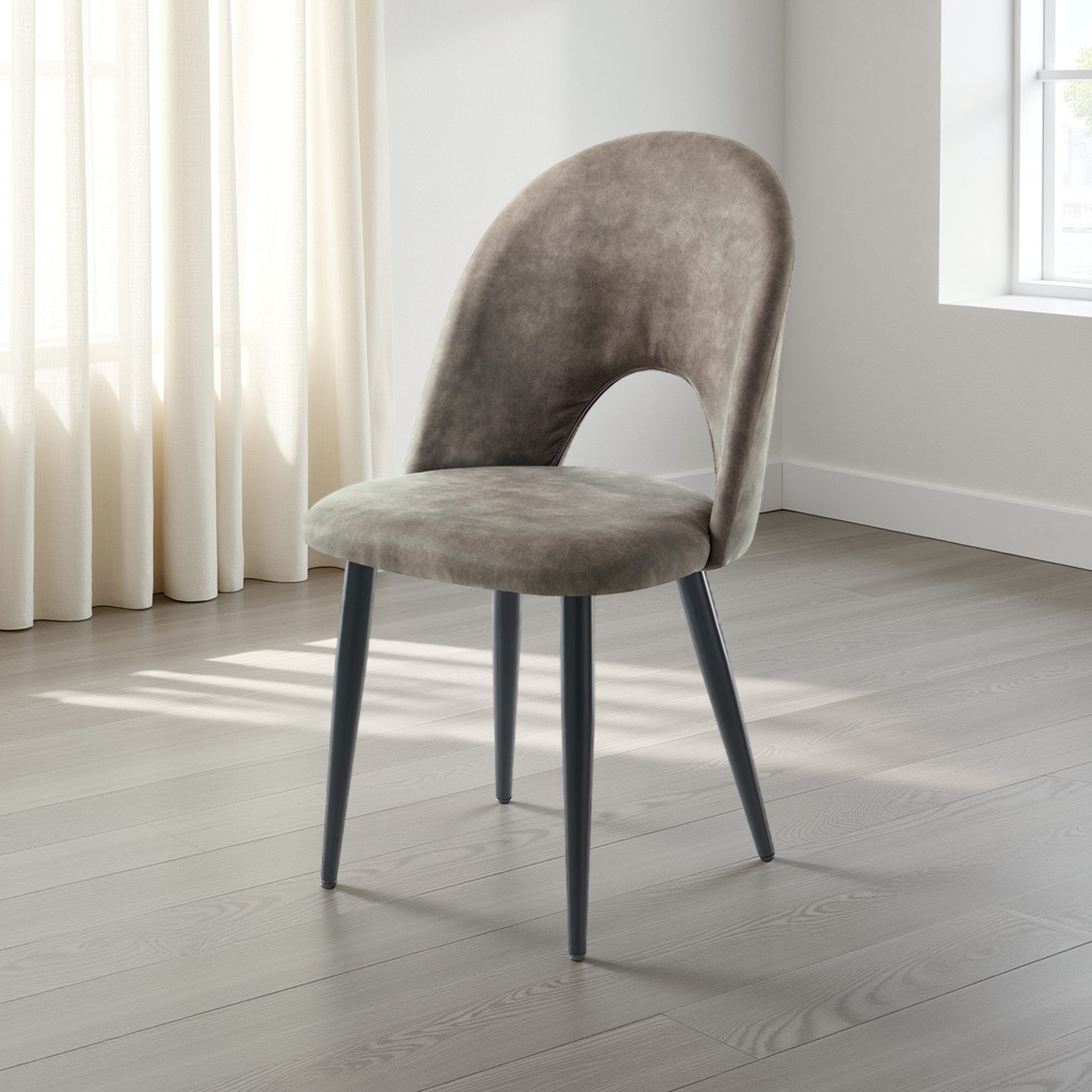 Sedia imbottita Poppy Old Grey in pelle sintetica effetto invecchiato Grigia e metallo Nero opaco, 48x54xh87 cm