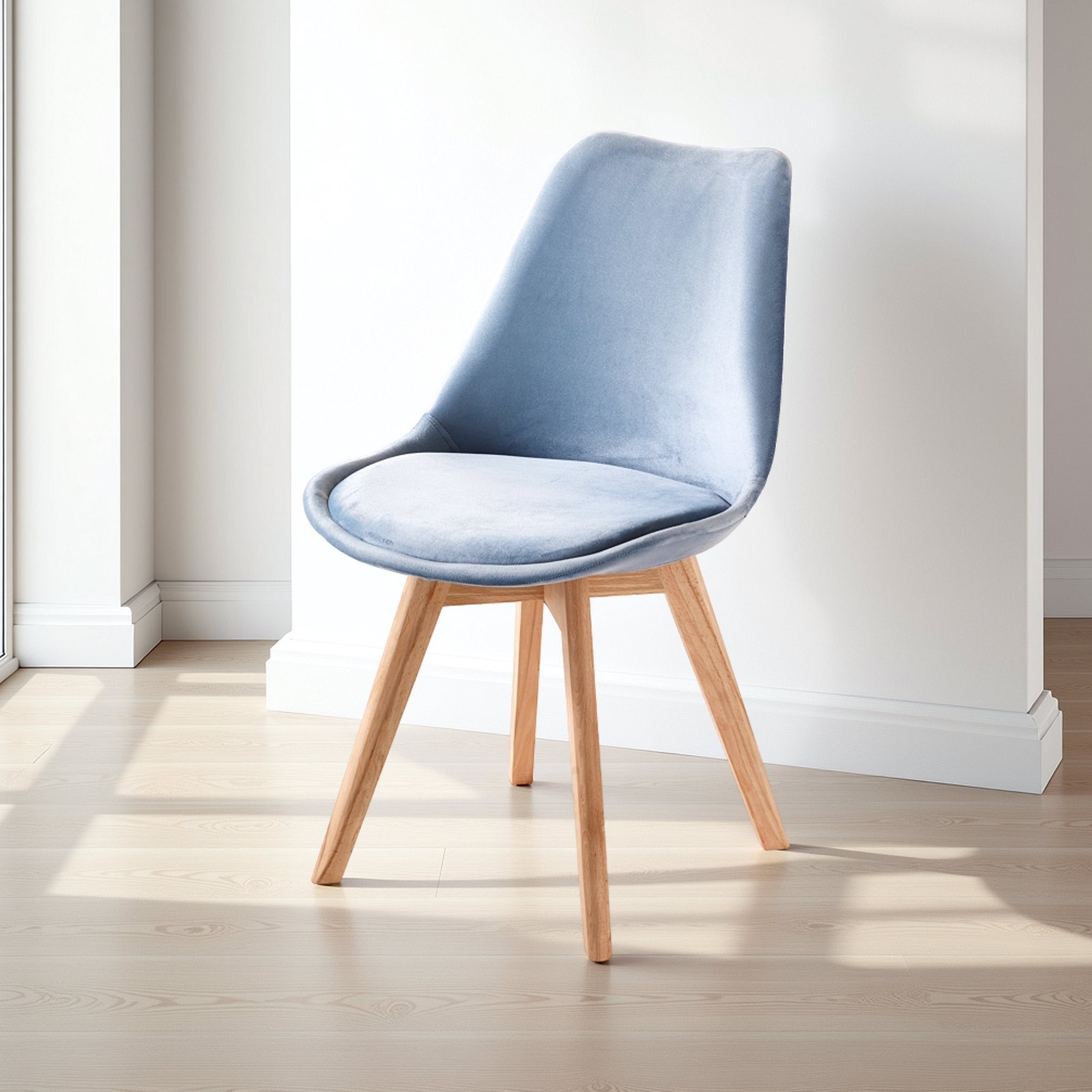 Sedia DIAMOND VELLUTO AZZURRO tessuto colore Azzurro gambe in legno massello finitura Rovere cm H83 L48 P56