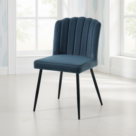 Sedia Sponik Blu Ocean microfibra effetto velluto Blu e metallo Nero opaco, 48x58xh84 cm