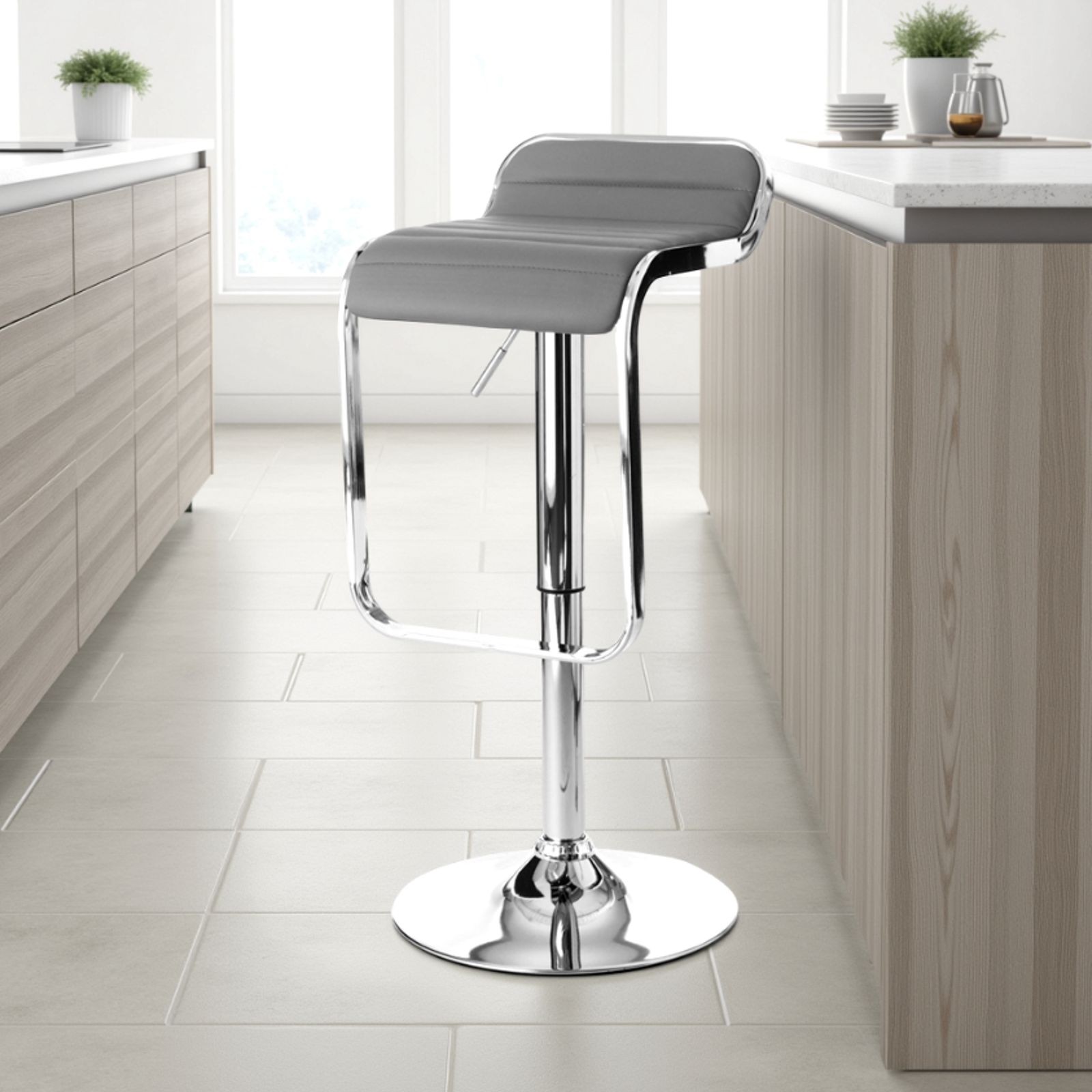 Sgabello regolabile Bar Ruth Grey in pelle sintetica e metallo cromato Grigio, 35.5x44xh67-87 cm