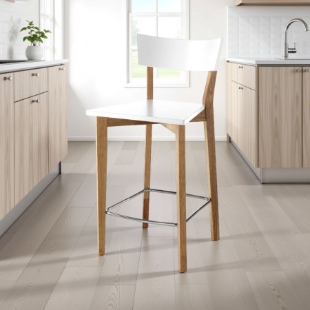 Sgabello Yasmin Wood in legno massello Laccato bianco opaco e tinto Rovere, 47x50xh94 cm