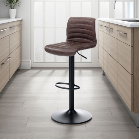Sgabello bar MARTA MARRONE pelle sintetica effetto invecchiato colore Marrone regolabile in altezza cm H86/106 L40 P48