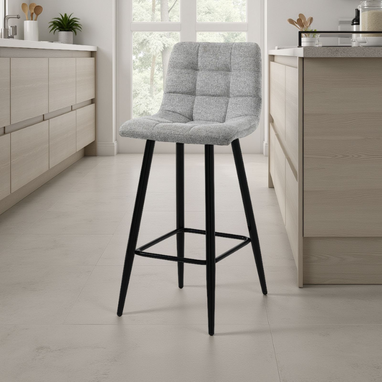 Sgabello ISLA LIGHT GREY HOME tessuto Grigio chiaro  struttura metallo Nero cm H91 L44 P50 seduta H65