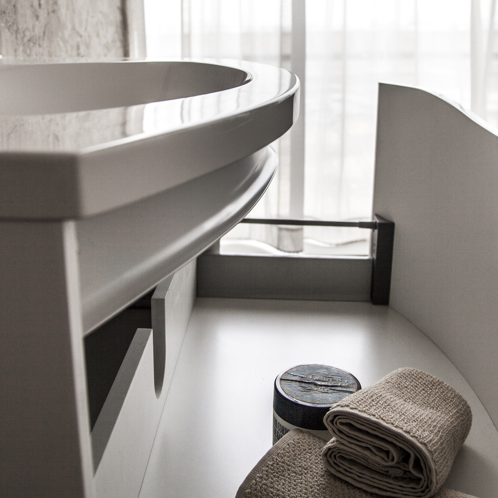 Mobile Bagno base sospesa laccato Bianco Lucido con lavello e cestone, 80x48xh43 cm
