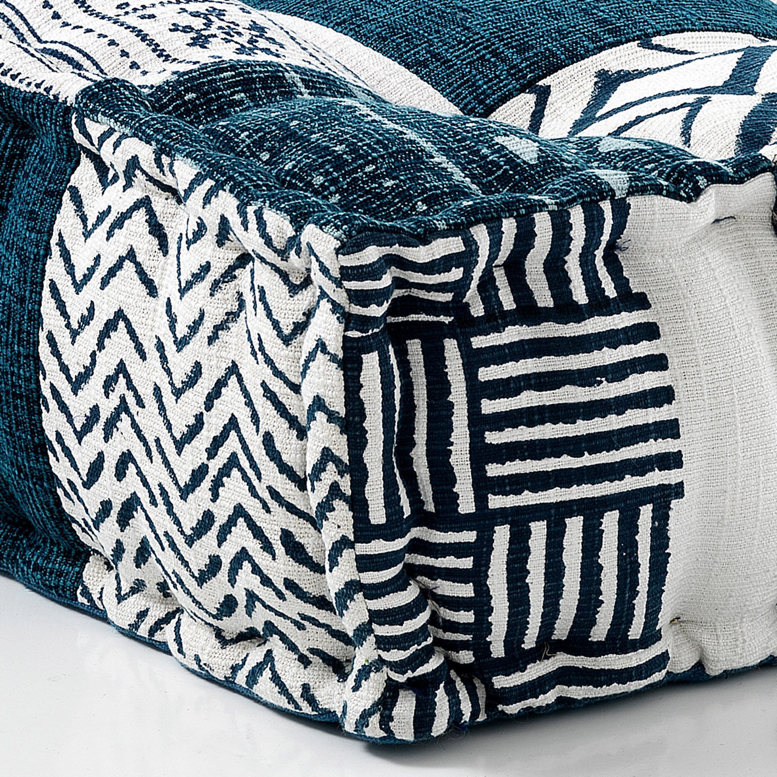 Pouf Cuscino Quadrato Kamar White/Blue rivestimento Cotone 100% patchwork Bianco e Blu, 80x80xh20 cm