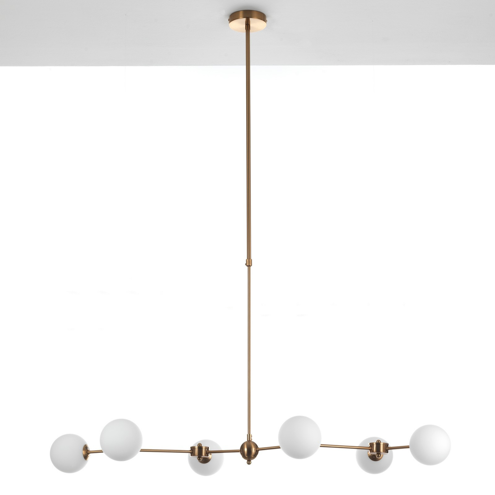 Lampadario Ciakko in Metallo verniciato Ottone opaco e sfere in Vetro Bianco opaco, 120x68 h90-150 cm