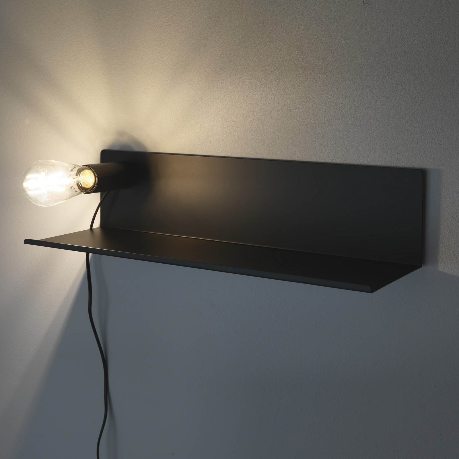 Lampada Mensola applique Nella Nera in Metallo Nero opaco luce con magnete, 50x16 h12 cm