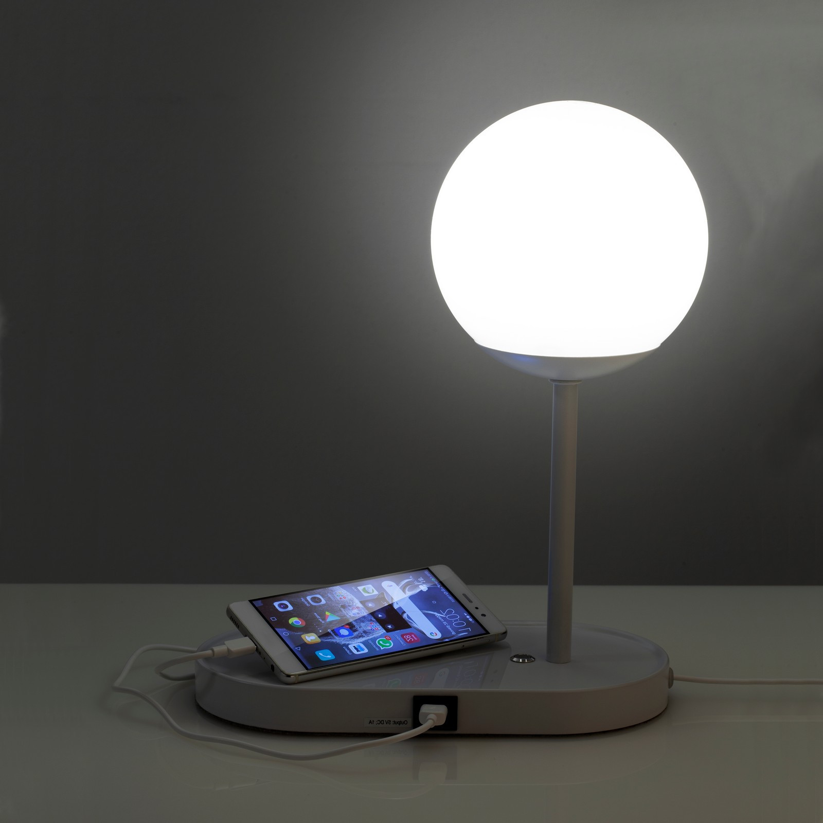 Lampada da Tavolo LED Gigo in Acciaio Bianco Opaco accensione Touch con presa USB, 26x14 h33 cm