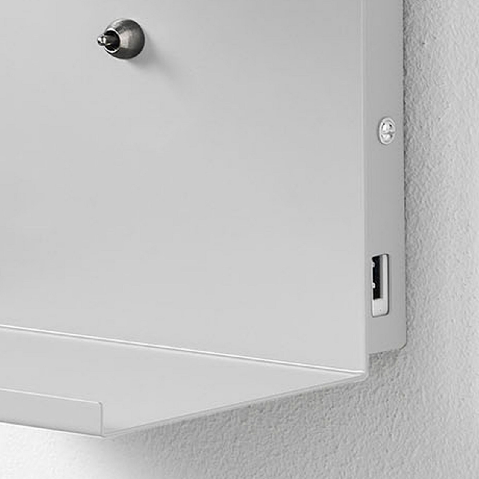 Applique Nunzio Bianca in Metallo Bianco opaco con presa USB, 22x24 h34 cm
