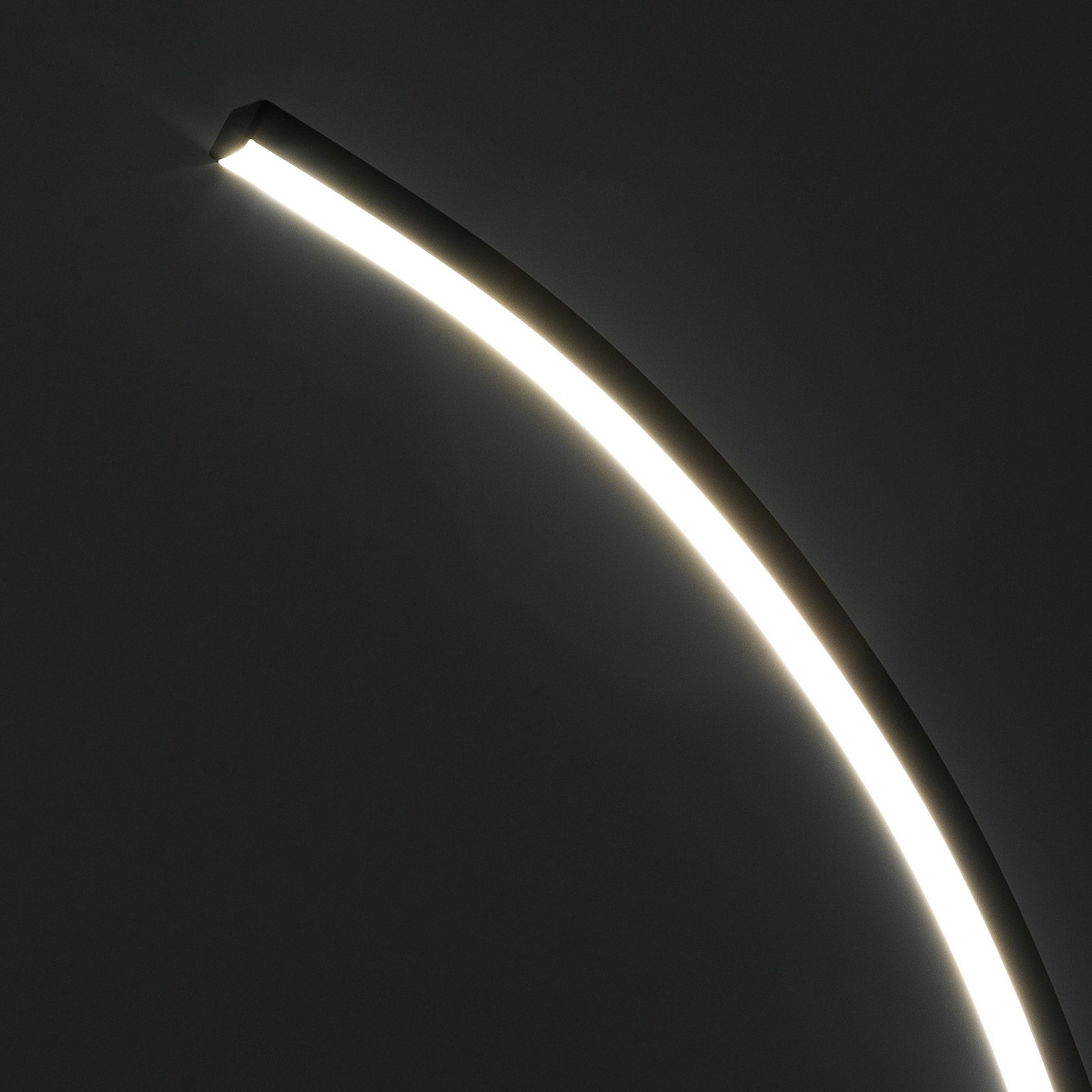 Lampada da Tavolo Slim in Alluminio verniciato Nero opaco, 15x28 h58 cm