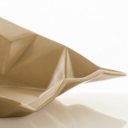 Centrotavola / svuotatasche KAOS GOLD in ceramica colore oro finitura opaca, 37x33x12 cm