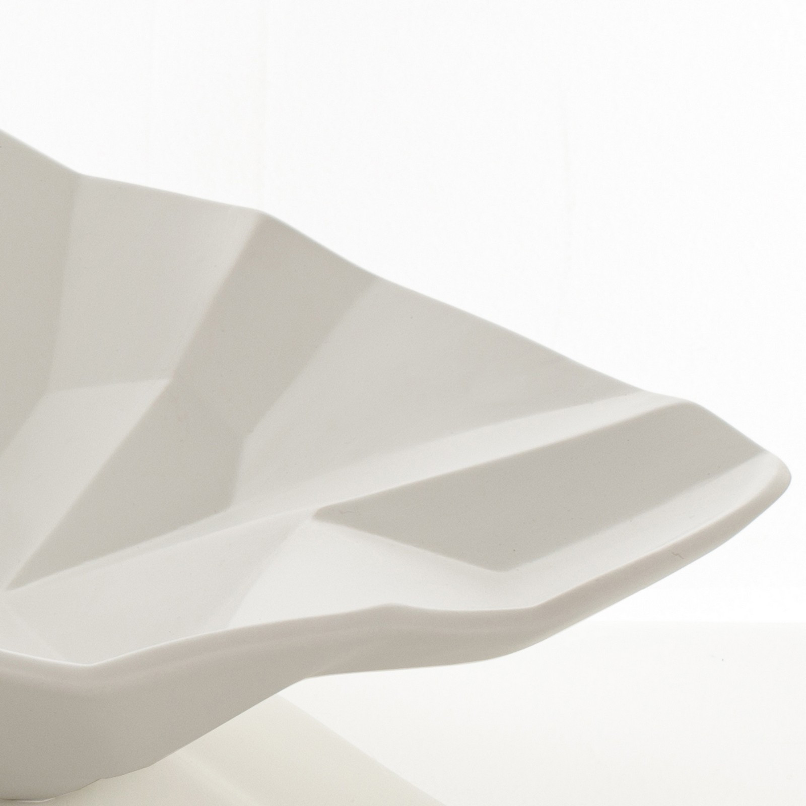 Centrotavola / svuotatasche KAOS ROUND BIG in ceramica colore bianco finitura opaca, 45x45x13 cm