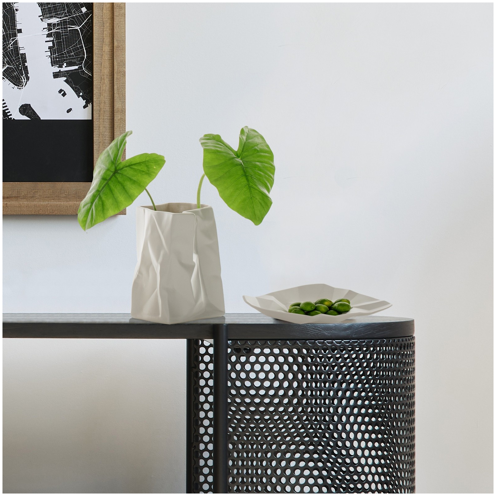 Centrotavola / svuotatasche KAOS ROUND BIG in ceramica colore bianco finitura opaca, 45x45x13 cm